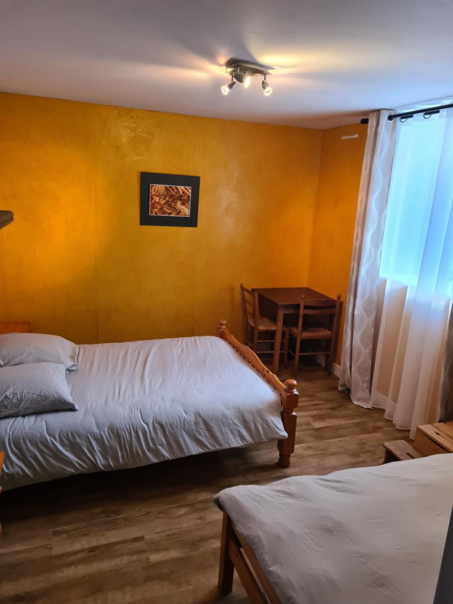 Hotel Saint Julien Aux Bois Room photo